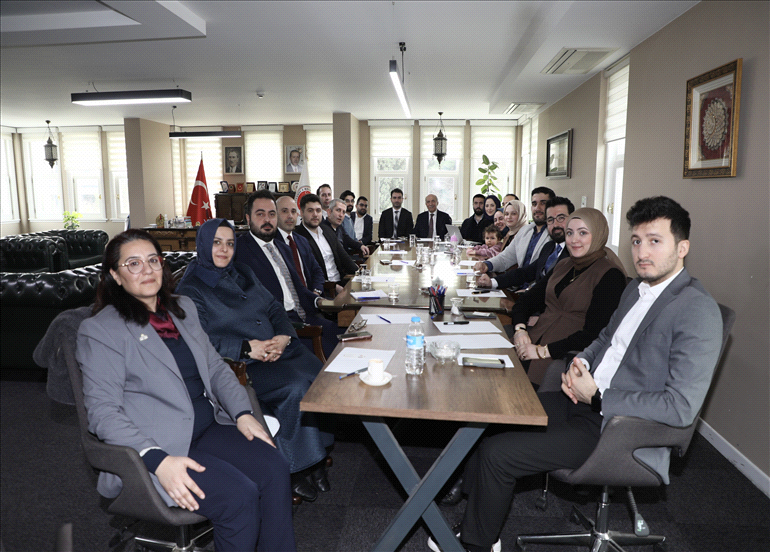 DEĞERLİ ÜYELERİMİZ TOPLANTI PROGRAMINDA BİR ARAYA GELDİLER 