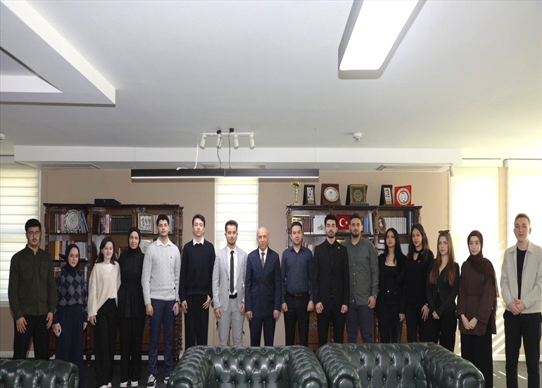 MARMARA ÜNİVERSİTESİ HUKUK FAKÜLTESİ ÖĞRENCİLERİNDEN BAROMUZA ZİYARET