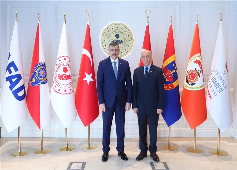 İÇİŞLERİ BAKANIMIZ MUSTAFA ÇİFTÇİ’YE ZİYARET - Resim 3