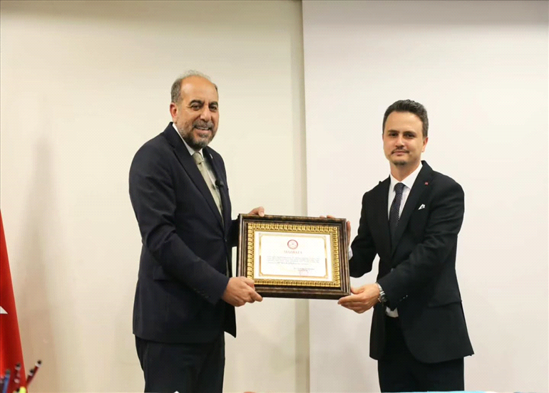 Baromuzun Başkanlığına seçilen Sayın Av. Rıza Saka, mazbatasını teslim aldı